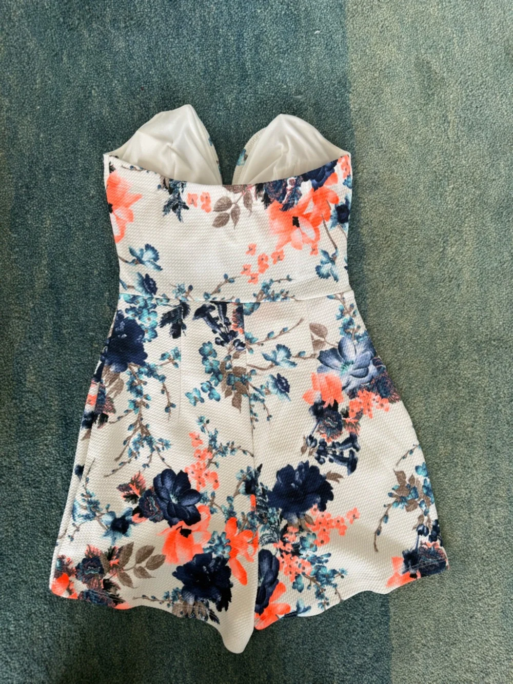 Fashion Nova White Floral Sweetheart Romper with Coral & Navy Accents - Picture 4 of 4